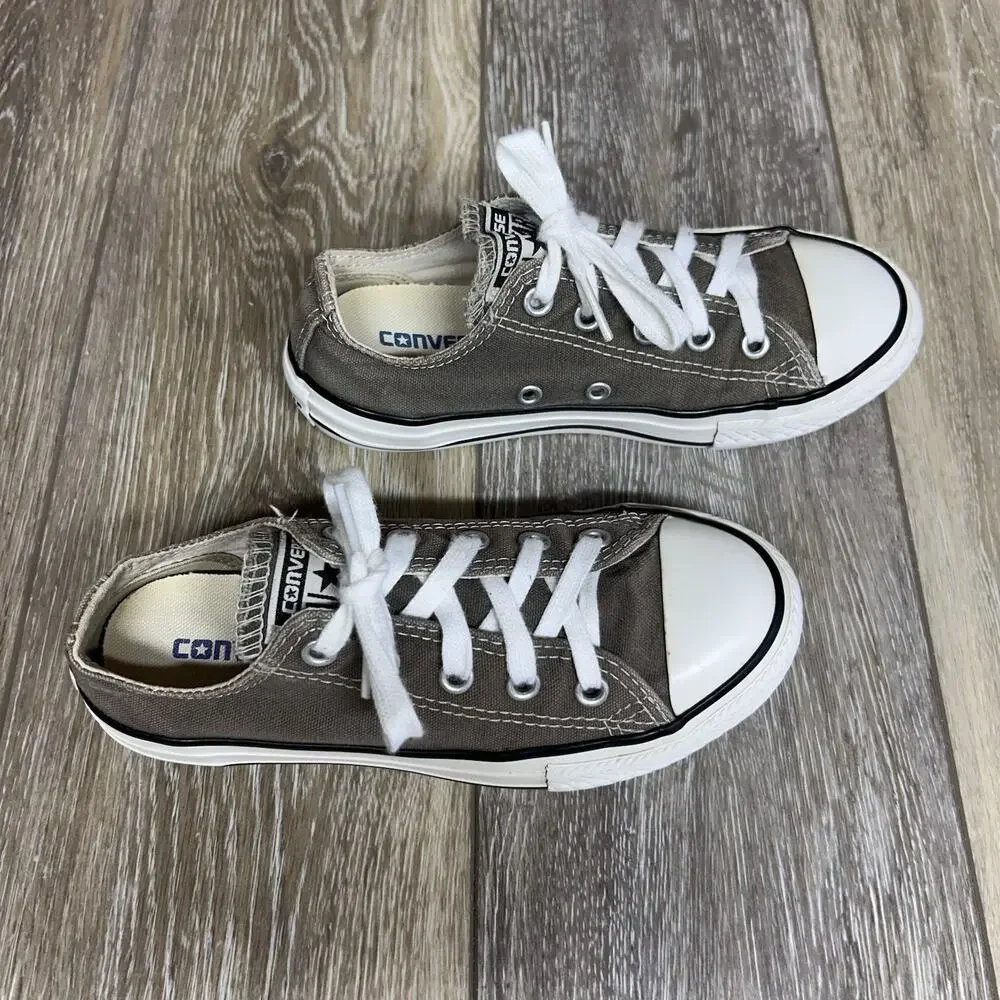 Converse previously owned